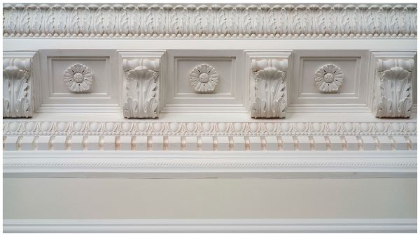 Restored Georgian flower and leaf coving detail, designed by Robert Adam