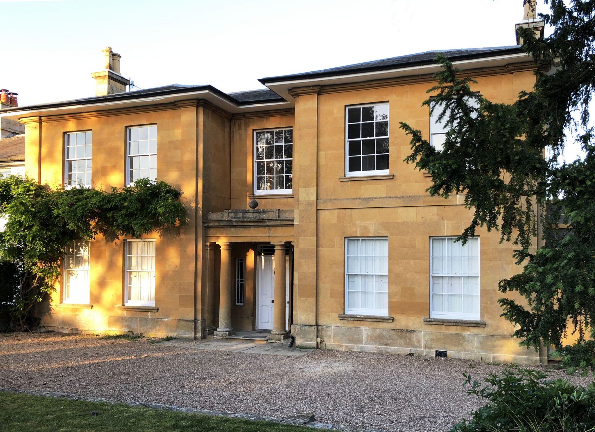 AldingtonManorFrontView Hub